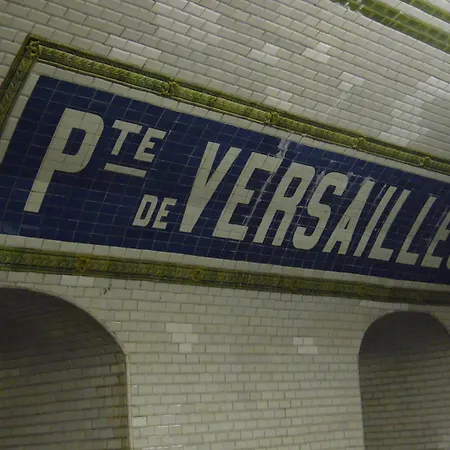 奥古斯特酒店 酒店 3*